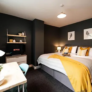 https://roberts-residence.yorkshirehotels.net